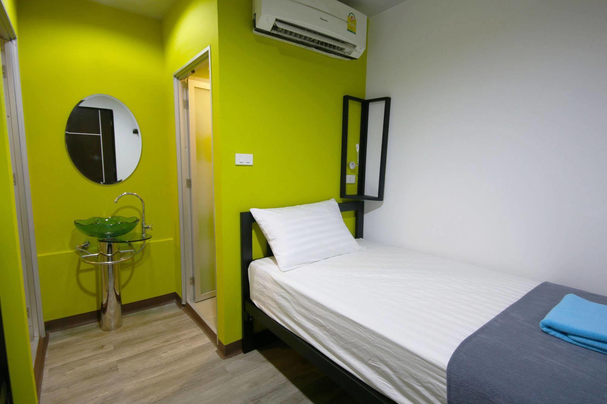 The Pillow Hostel Khaosan Bangkok Extérieur photo
